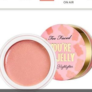 Too faced highlighter
